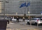 EU-flaggor utanför EU-kommissionens byggnad