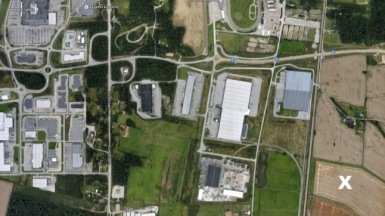 Söder om 51:an och öster om järnvägen ligger bra logistikmark, tycker Catena och Örebro.