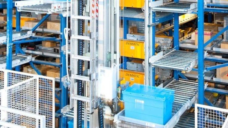 180 skyttlar hämtar varor från buffertlager till plocket.