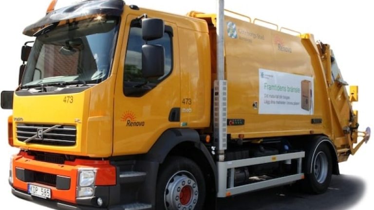 Återvinningsföretaget Renova testar OKQ8:s nya bränsle i sina metandieselbilar.