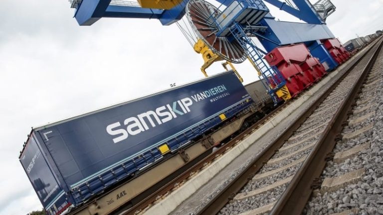 Här i Duisburg ska ännu mer gods till och från Sverige tas om hand, är det tänkt.