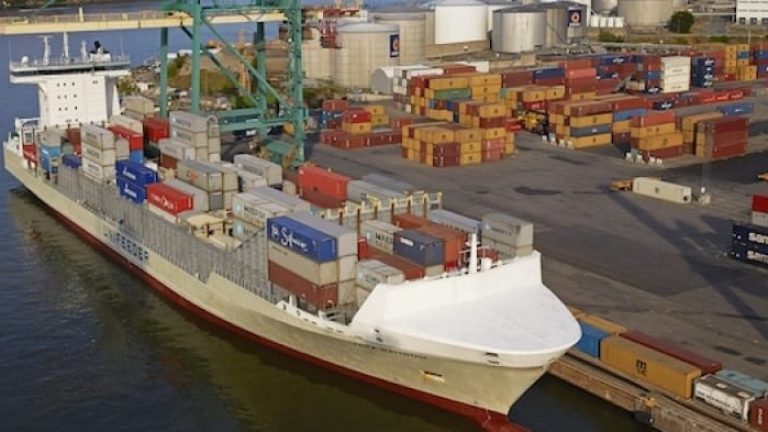Stockholms hamn räknar med containerrekord för 2013. Stockholms hamn räknar med containerrekord för 2013.