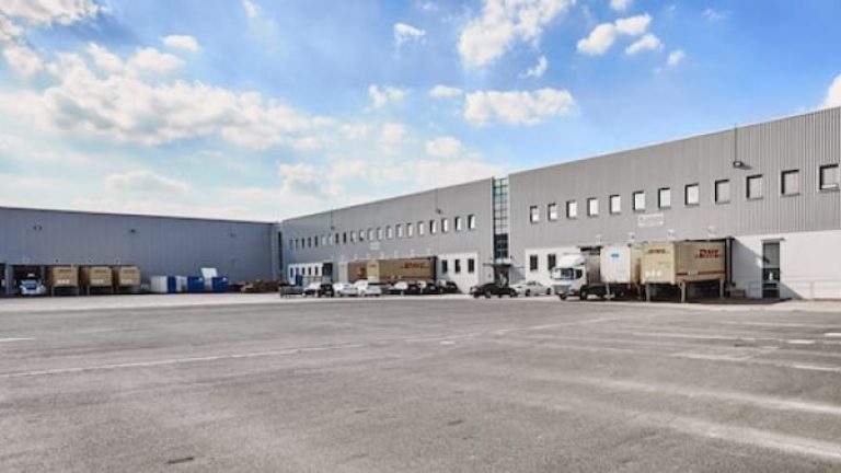 Arvatos ansvarar för distributionen till butiker och e-handelskunder från sin distributionscentral i Dortmund.