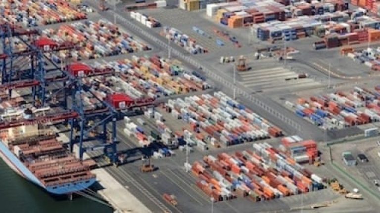 Containerhanteringen ökade något i Göteborgs hamn förra året.