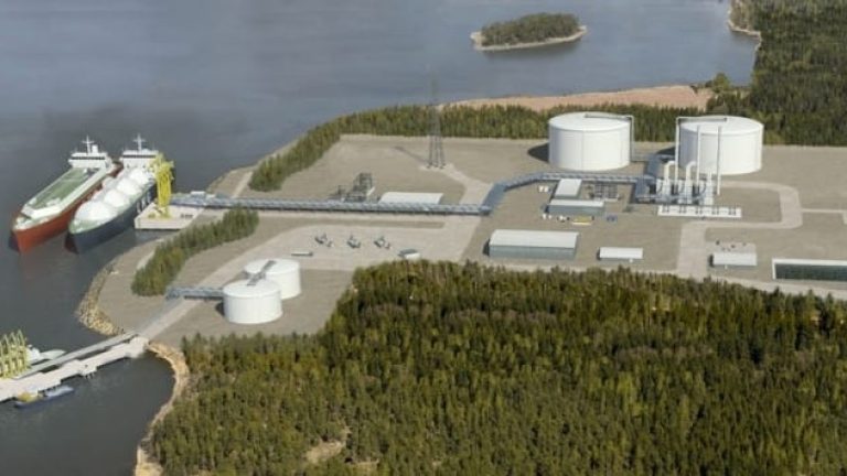 Att använda flytande naturgas (LNG) för fartygsdrift är ett sätt att sänka svavelutsläppen.