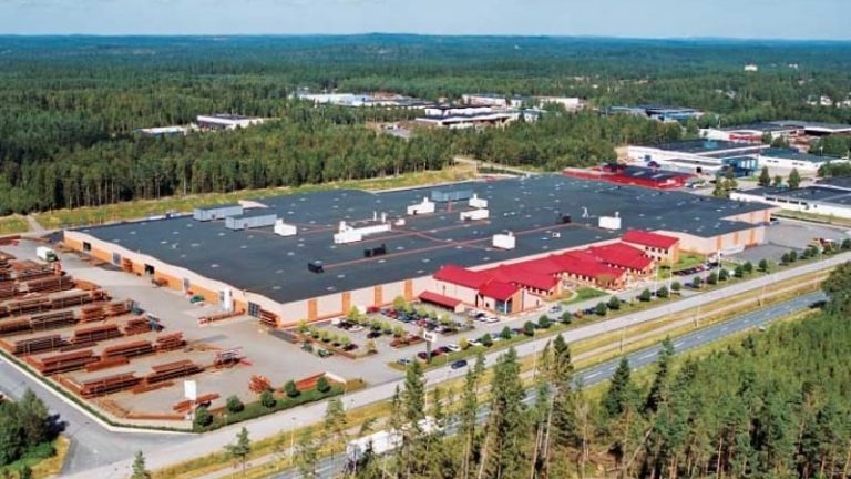 EAB:s produktionsanläggning i Smålandsstenar växer. EAB:s produktionsanläggning i Smålandsstenar växer.