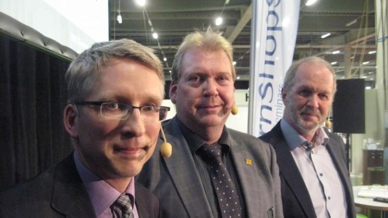 Lars Mårtensson, Volvo lastvagnar, Thomas Ögren, Preem och Gunnar Herdin, Högskolan i Gävle diskuterade transporterna och klimatfrågan. Lars Mårtensson, Volvo lastvagnar, Thomas Ögren, Preem och Gunnar Herdin, Högskolan i Gävle diskuterade transporterna och klimatfrågan.