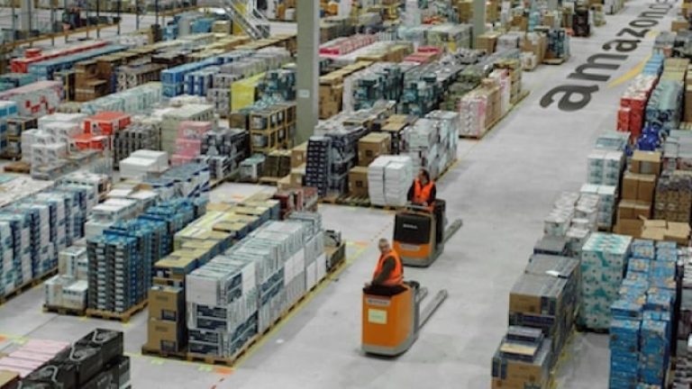 En av Amazons stora logistikanläggningar finns i Leipzig.