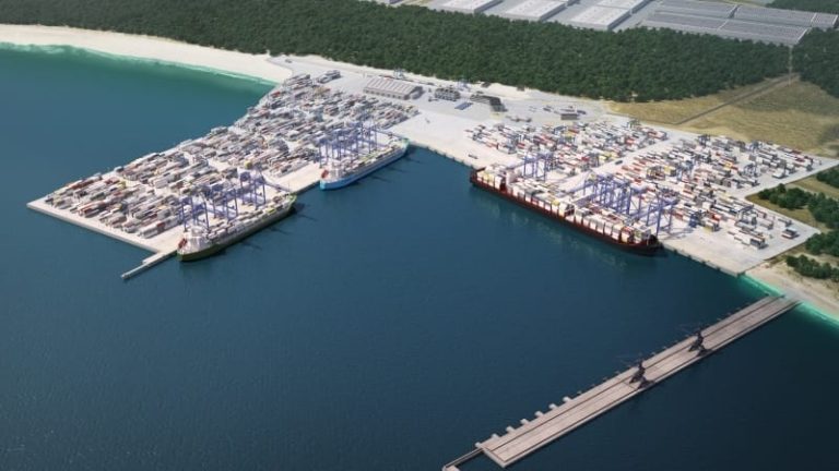 Gdansks hamn bygger ut från en till två djupvattenkajer för containerfartyg. Så här ska det se ut 2016. Gdansks hamn bygger ut från en till två djupvattenkajer för containerfartyg. Så här ska det se ut 2016.