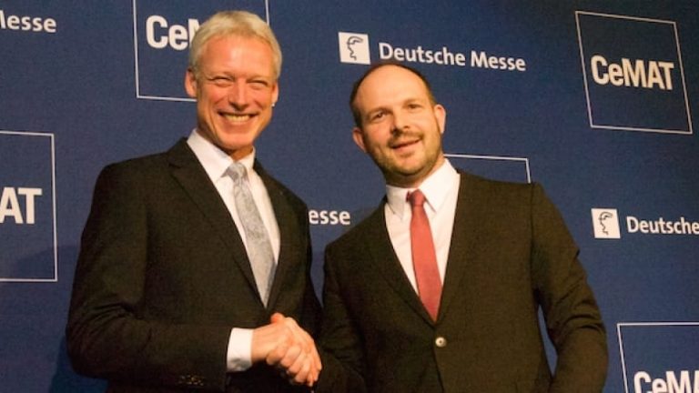 Andreas Gruchow, Cemat (tv) och Siegbert Hieber har kommit överens. Andreas Gruchow, Cemat (tv) och Siegbert Hieber har kommit överens.