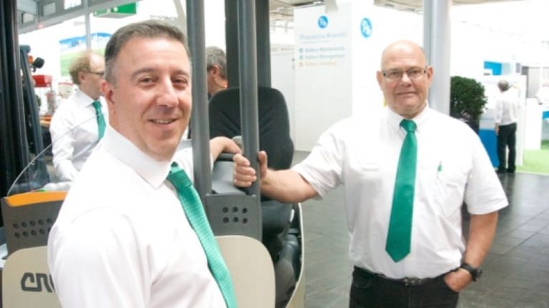 Alelions försäljningschef Robert Stavrevski och Sverigechefen Stellan Freiholtz var på plats på Cemat för att visa sina nya batteriversioner.