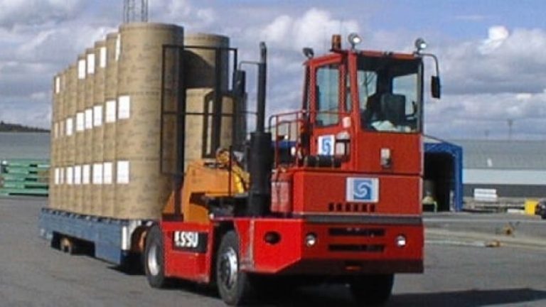 SCA Logistics hör till hamnoperatörerna som drabbas om Transports varslade konfliktåtgärder sätts i verket. SCA Logistics hör till hamnoperatörerna som drabbas om Transports varslade konfliktåtgärder sätts i verket.