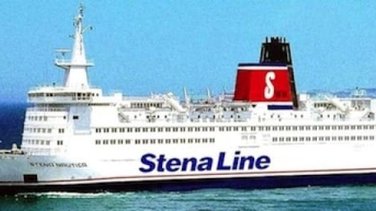 En lastbil började brinna på Stena Nautica. Det betydde att avgångarna under hela dagen efter ställdes in.