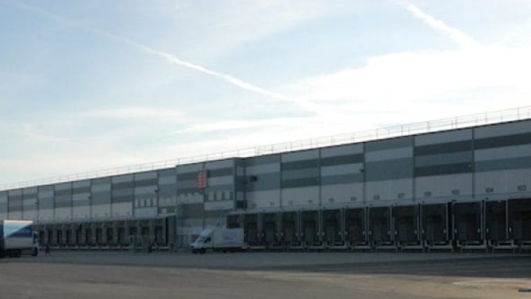 Lidls nya centrallager i Sigtuna på 43 000 kvm är den till ytan största lageranläggningen som byggdes under 2013. Lidls nya centrallager i Sigtuna på 43 000 kvm är den till ytan största lageranläggningen som byggdes under 2013.