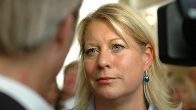 Infrastrukturminister Catharina Elmsäter-Svärd har ansvaret för transportplanen i regeringen. Infrastrukturminister Catharina Elmsäter-Svärd har ansvaret för transportplanen i regeringen.