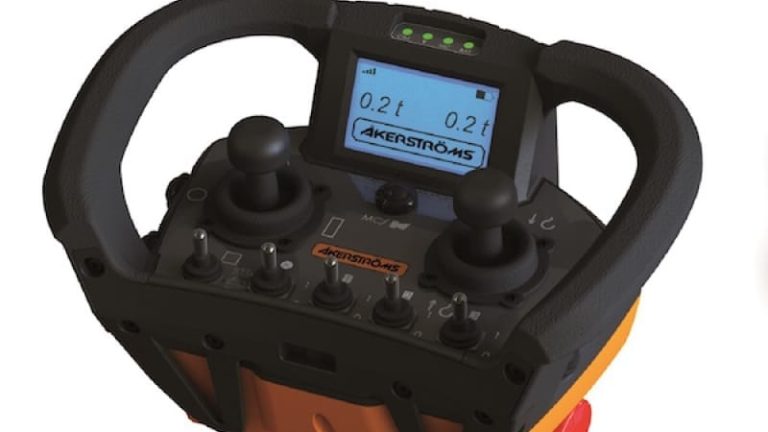 Åkerström tillverkar bland annat radiostyrning för industrikranar. Åkerström tillverkar bland annat radiostyrning för industrikranar.