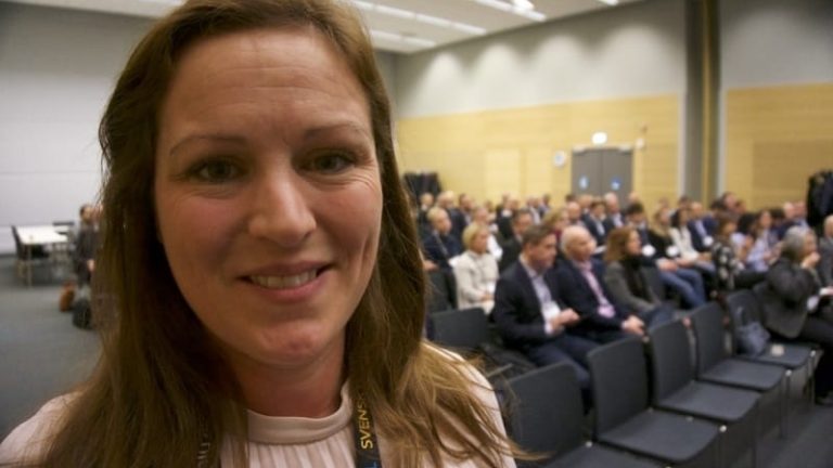 Malin Winbom, tillförordnad vd för Svensk digital handel efter Jonas Ogvall, stod för välkomsthälsningen i Borås på torsdagen. Malin Winbom, tillförordnad vd för Svensk digital handel efter Jonas Ogvall, stod för välkomsthälsningen i Borås på torsdagen.