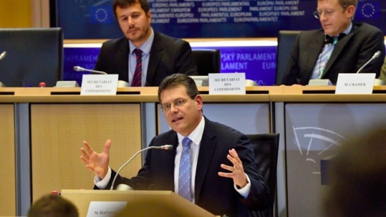 Maroš Šefčovičs prestation under den tre timmar långa utfrågningen i Europaparlamentet imponerade åtminstone på kontinentens redare. Maroš Šefčovičs prestation under den tre timmar långa utfrågningen i Europaparlamentet imponerade åtminstone på kontinentens redare.