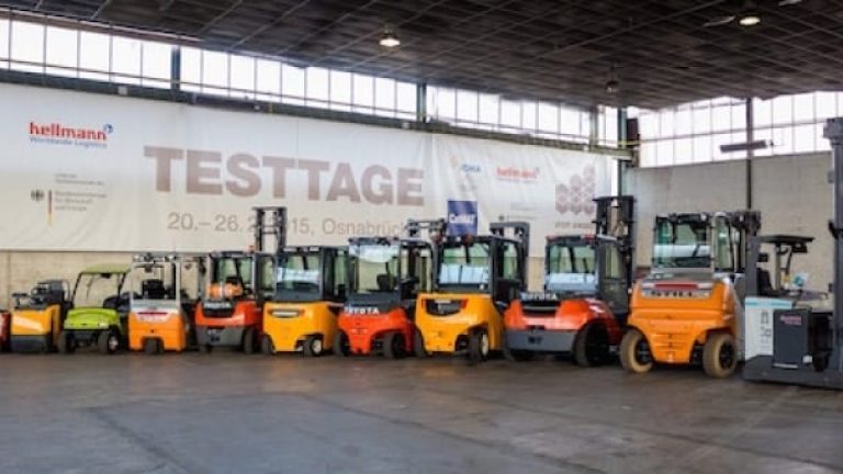 Sida vid sida - alla de tolv truckar som har nominerats för utmärkelsen Årets truck 2015. Dessutom är två systemlösningar nominerade.