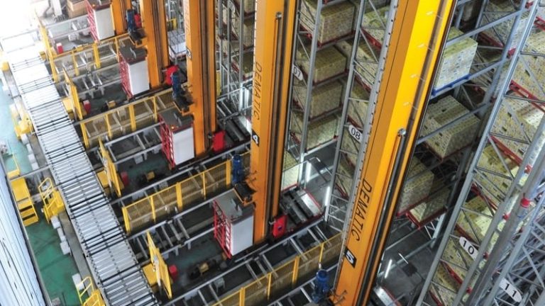 Trucktillverkarna Lindes och Stills ägare Kios sätter gaffeln i världens tredje största lagerautomationsföretag Dematic.