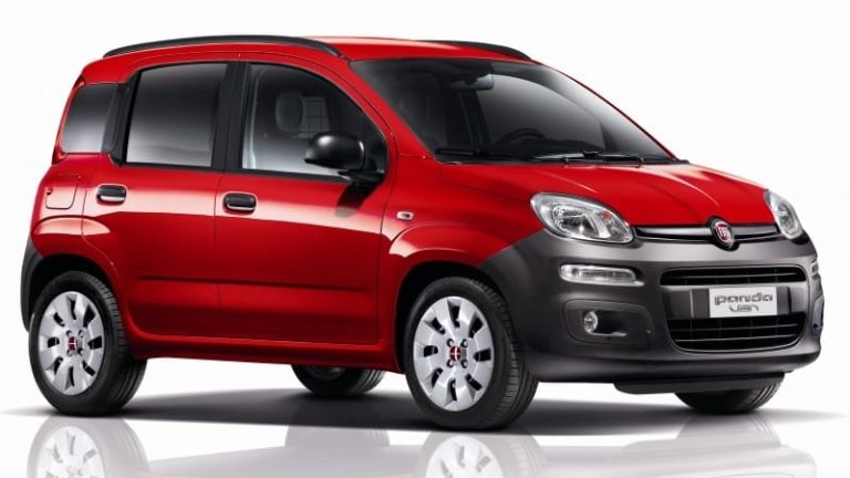 Nya Panda ﬁnns i en skåpversion med stor bakdörr, plant lastgolv och cirka 400 kg maxlast.