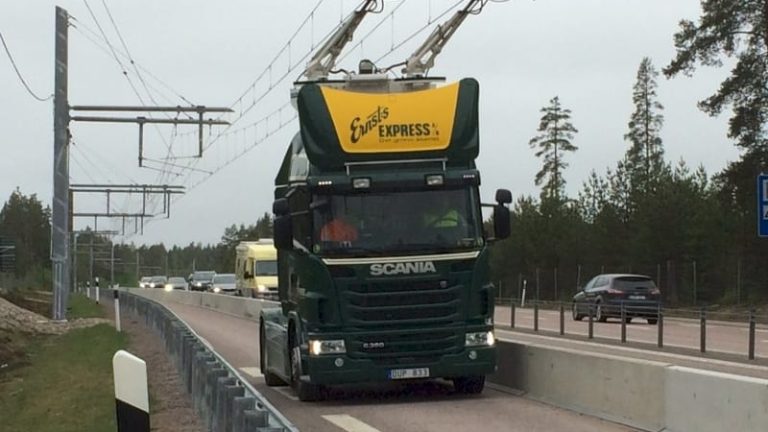 Specialbyggd för två kilometer på E16. Specialbyggd för två kilometer på E16.