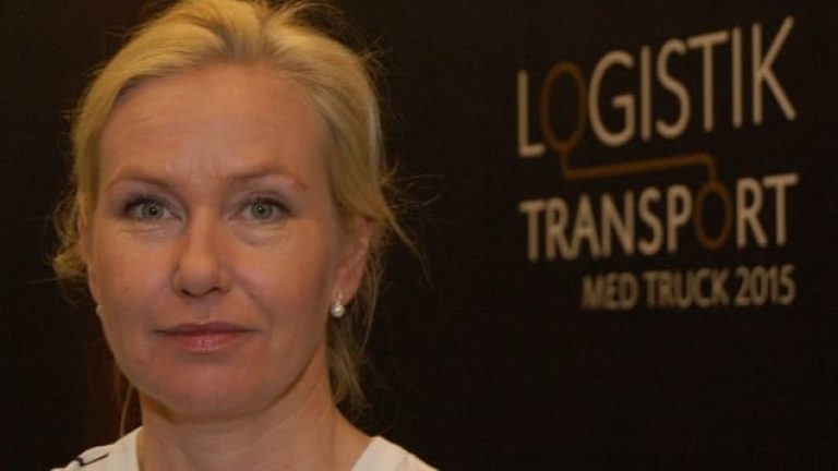 Infrastrukturminister Anna Johansson (S) vill att varje transportslag ska bära alla sina kostnader för belastningen på miljön och samhället.