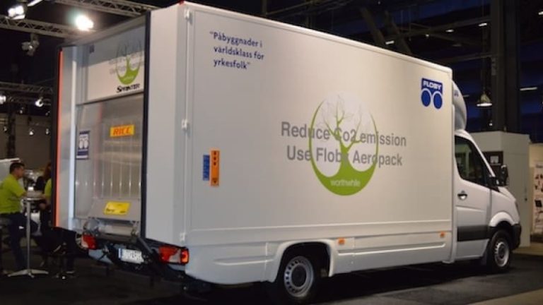 Aero Pack monterat på en Mercedes Sprinter visades på mässan Bilar som jobbar i Stockholm.