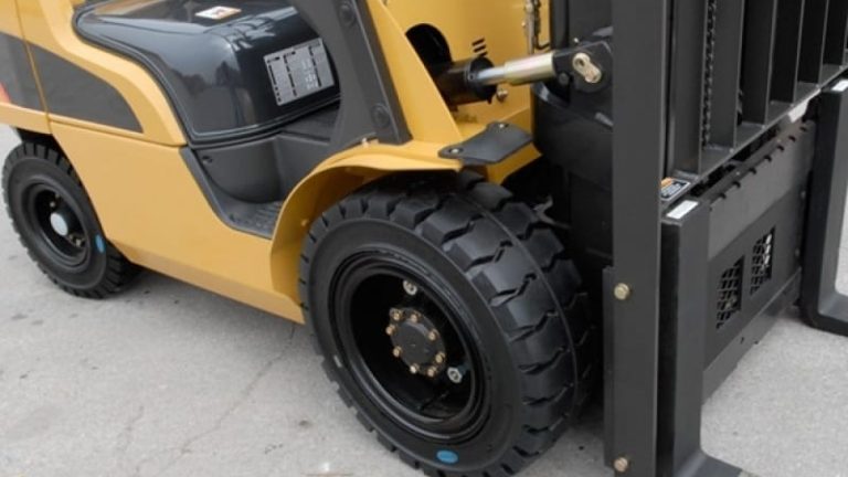 Trelleborgs nya amerikanska dotterbolag är inriktat på solida industridäck, inte minst för gaffeltruckar. Trelleborgs nya amerikanska dotterbolag är inriktat på solida industridäck, inte minst för gaffeltruckar.