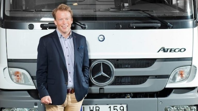 Mattias Nilsson, försäljningschef för Mercedes lastbilar i Sverige. Mattias Nilsson, försäljningschef för Mercedes lastbilar i Sverige.