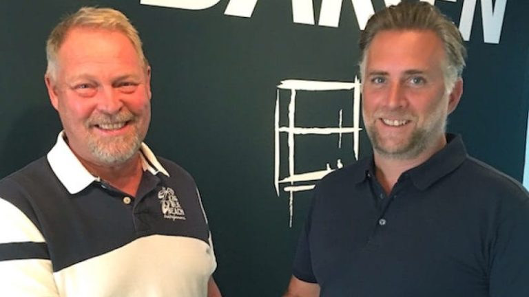 Nu täcker vi hela riket, säger Markus Åberg (th), vd i Brubakken. Till vänster syns Hans Funk som nu sålt Gigantic Maskin.