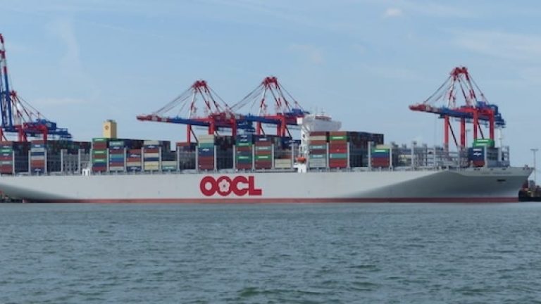 OOCL Hong Kong är just nu världens största containerfartyg med en kapacitet på över 21 400 teu. Bilden tog i Wilhelmshaven på jungfruturen i somras.