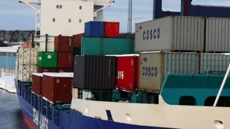 Om fyra år beräknas 1 container av 25 vara försedd med utrustning för satellitspårning. Om fyra år beräknas 1 container av 25 vara försedd med utrustning för satellitspårning.