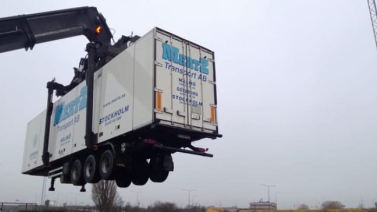 Omkring 80 000 enheter om året hanteras på Malmö Kombiterminal, mest trailrar.