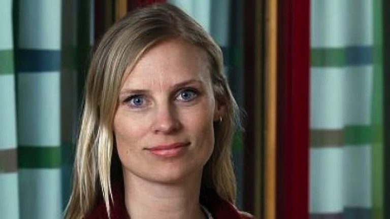 Miljöchef Johanna Schelin på McDonald's säger att gästerna kunnat ladda sin elbilar hos dem sedan 2009.