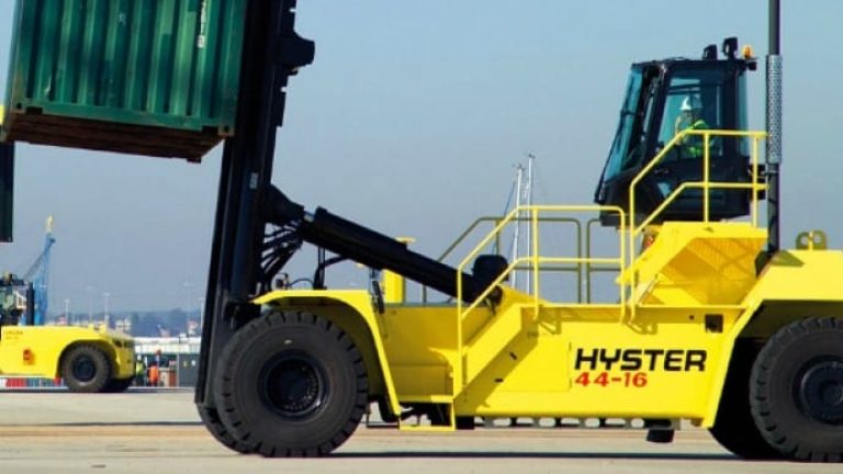 Hyster är en viktig leverantör av tunga truckar för industri, hamnar och terminaler.