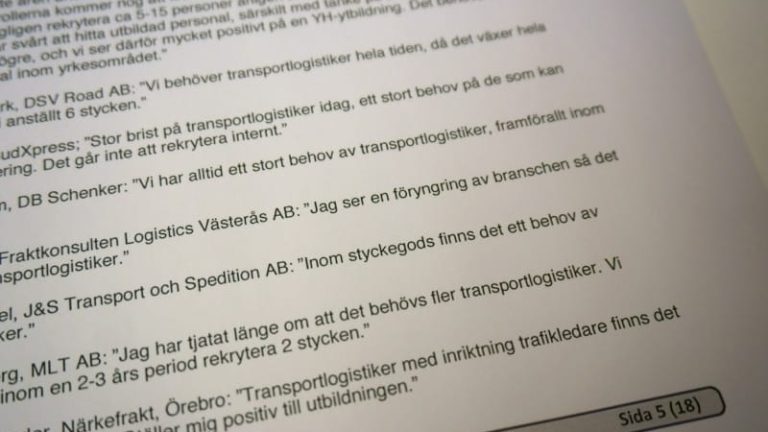 Positiva tillrop från branschen satte tonen i Plushögskolans ansökan om statliga YH-medel till utbildningen Internationell transportlogistiker i Västerås, för två år sedan. Men när de studerande nu söker praktikplatser tycks näringslivets eld ha falnat. (Företagen bakom citaten i bild hör inte alla till de 13 som sade sig kunna erbjuda praktikplatser.)