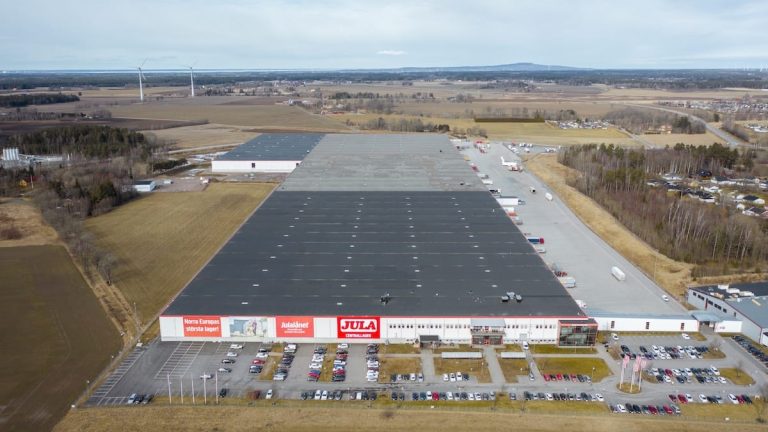 Flygbild av Julas centrallager