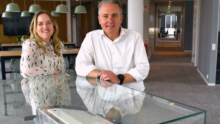 Marketing manager Kristin Näs och försäljningschefen Tobias Henriksson på Knapps nya kontor i Malmö.