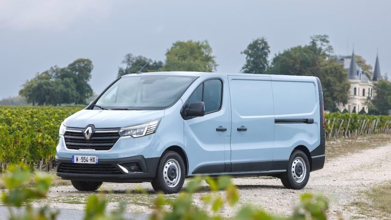 Elversionen av Renault Trafic har en räckvidd på 297 km.