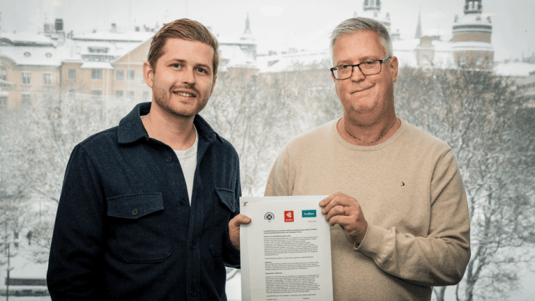 Fr v: Fredrik Hamilton, vd för Instabee, och Tommy Wreeth, Transports ordförande.