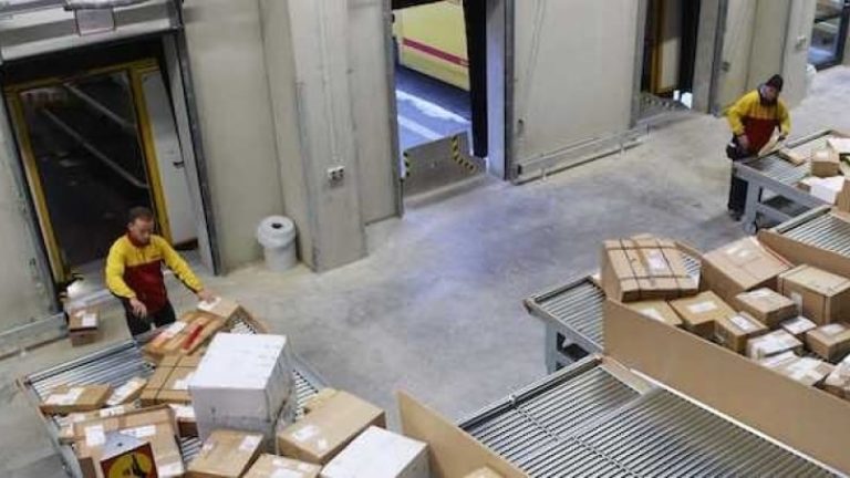 Deutsche Post DHL kommer att installera omkring 20 automatiska paketsortere per år under de kommande åren.