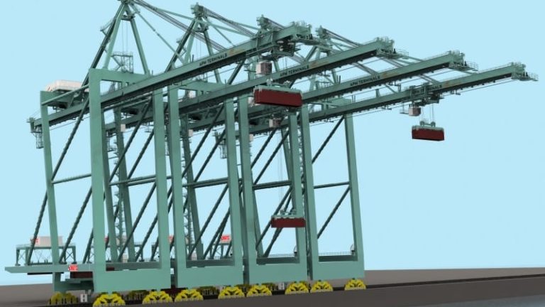 De halvautomatiska Kalmarkranarna för Rotterdams nyutbyggda containerområde sträcker når över 25 containrar i bredd.