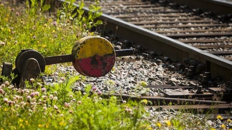 Trafikverket vill reducera eller ta bort spårunderhållet på en rad järnvägssträckor. Trafikverket vill reducera eller ta bort spårunderhållet på en rad järnvägssträckor.