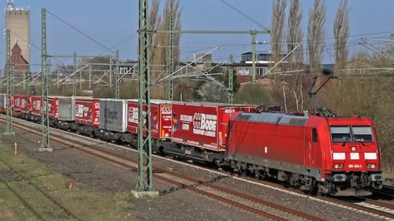 Spedition Bodes kombitåg ankommer till Stockholm Nord i december.