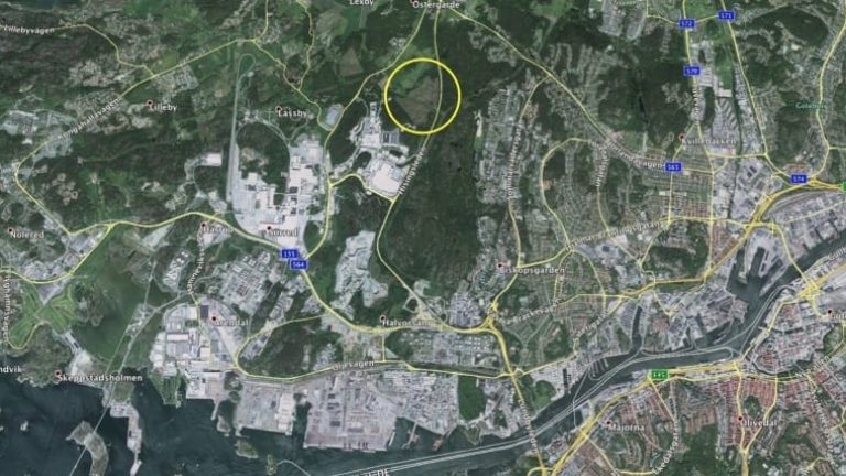 Ett par kilometer från hamnen och strax norr om Volvo Cars anläggningar ligger Bockasjös nya område.