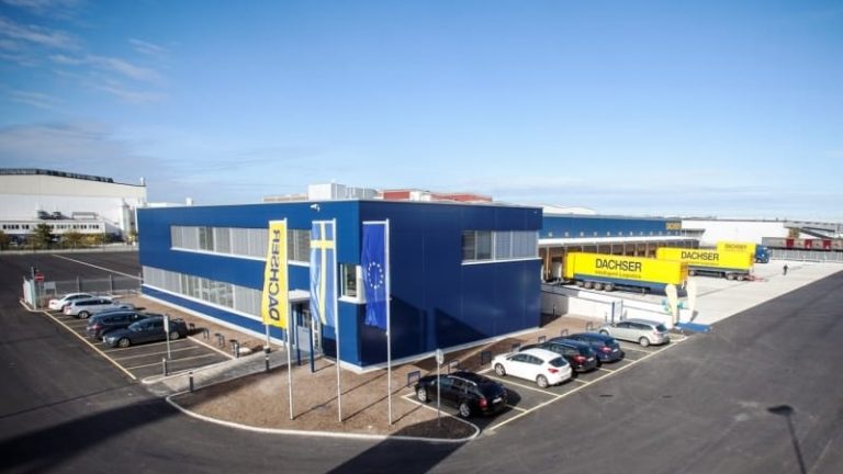 På plats i Göteborg, och på 408 ställen till. På plats i Göteborg, och på 408 ställen till.