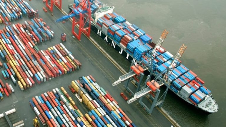 Hamburgs containerterminal är en vanlig omlastningsplats för svenskt gods som går … förlåt, gick … med Hanjin Shippings fartyg. Hamburgs containerterminal är en vanlig omlastningsplats för svenskt gods som går … förlåt, gick … med Hanjin Shippings fartyg.