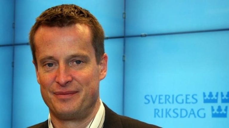 Anders Ygeman är socialdemokratisk ordförande i trafikutskottet. Anders Ygeman är socialdemokratisk ordförande i trafikutskottet.