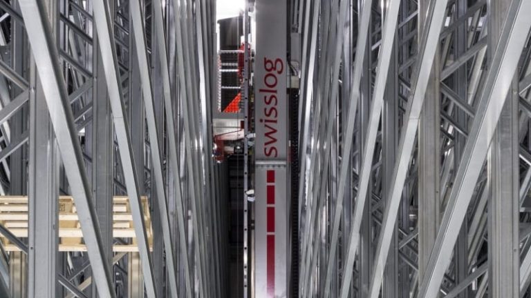 Oriola har beställt två nya Vectura-kranar från Swisslog.